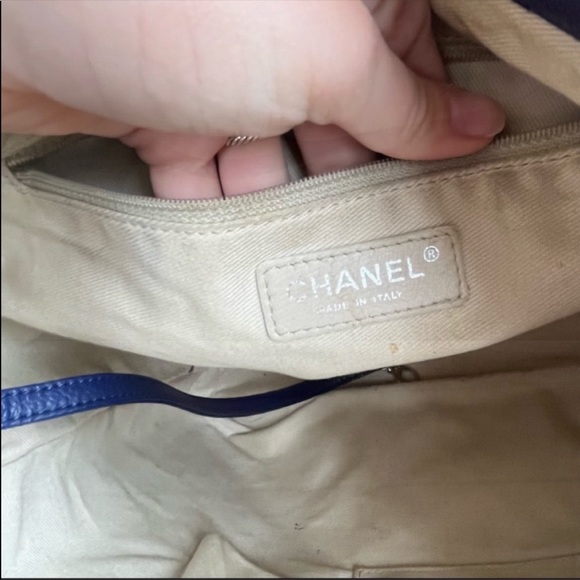 🚫SOLD🚫CHANEL Caviar Jumbo Quilted Blue Chain Monogram Tote Hobo Crossbody Bag - Picture 8 of 12